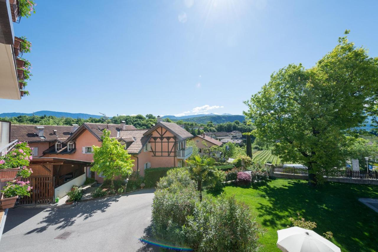 Ferienwohnungen Sonnenburg Caldaro Exteriör bild